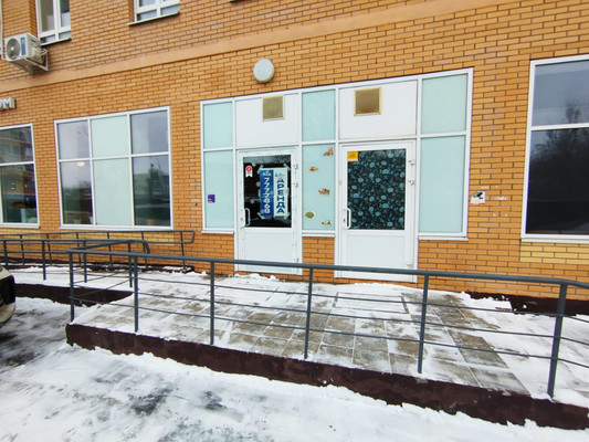 Снять  помещение свободного назначения