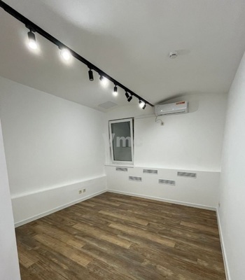 Снять  помещение свободного назначения