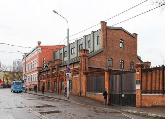 Снять  помещение свободного назначения