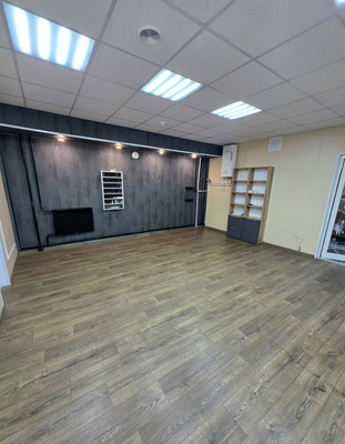 Снять  помещение свободного назначения