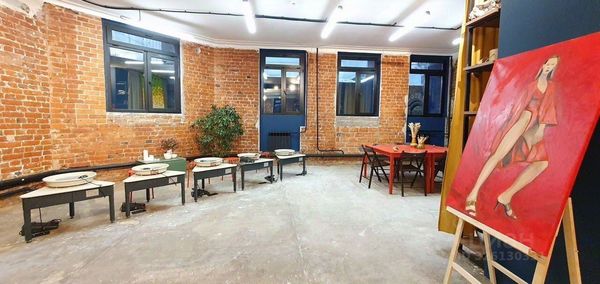 Снять  помещение свободного назначения