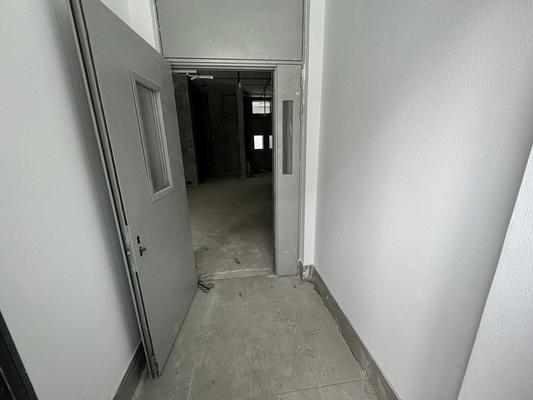 Снять  торговое помещение