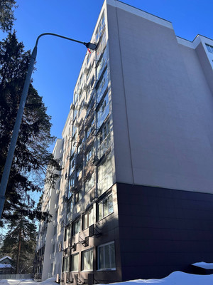 Купить --комнатную квартиру