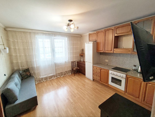 Купить --комнатную квартиру