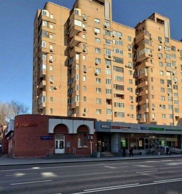 Снять  помещение свободного назначения