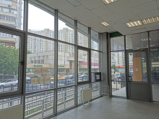 Снять  помещение свободного назначения