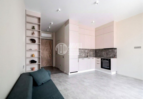 Купить --комнатную квартиру