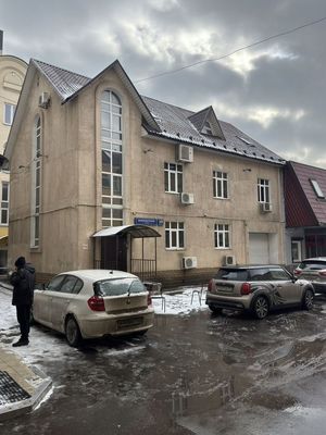 Снять  помещение свободного назначения