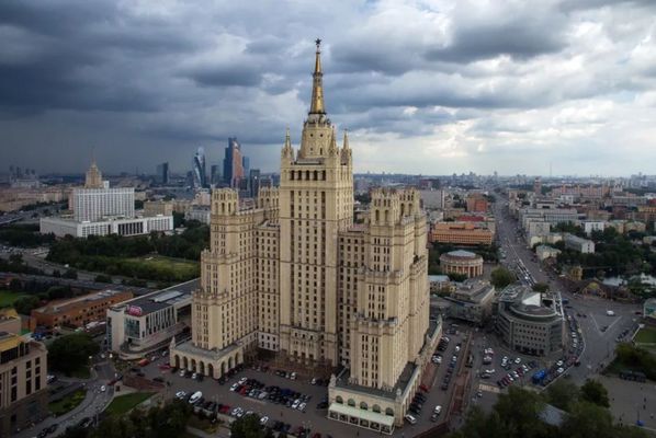 Снять  помещение свободного назначения