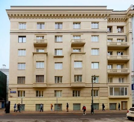 Снять  помещение свободного назначения