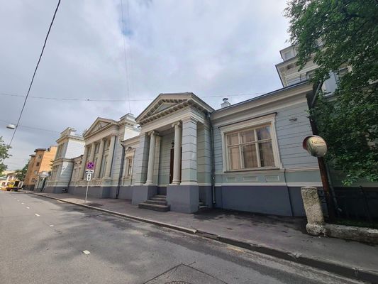 Снять  помещение свободного назначения