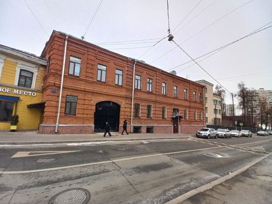 Снять  помещение свободного назначения
