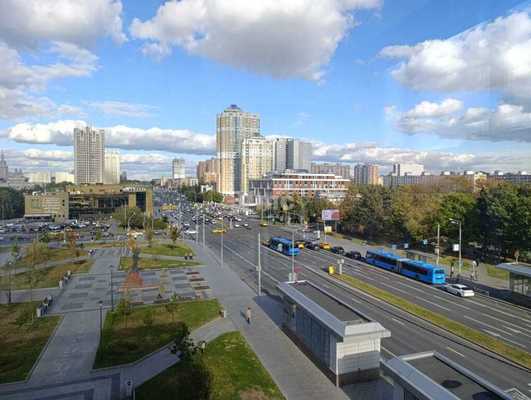 Снять  помещение свободного назначения