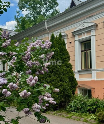Снять  помещение свободного назначения