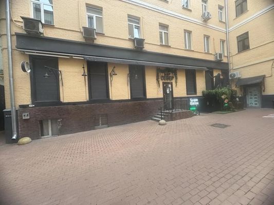 Снять  помещение свободного назначения