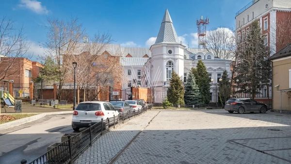 Снять  помещение свободного назначения