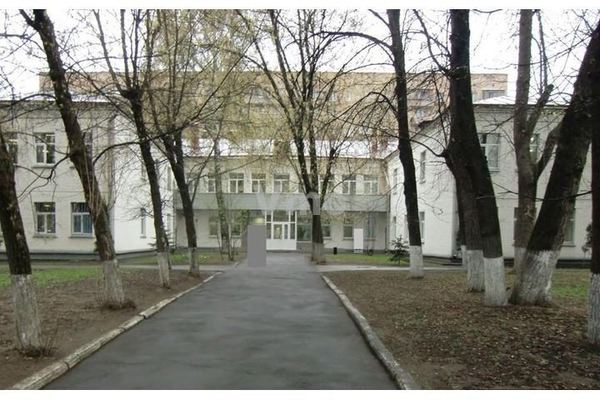 Снять  помещение свободного назначения